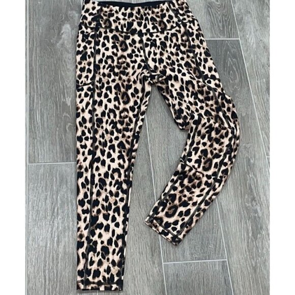 Victoria's Secret Sz 2 Leopard Print Studio Essential Cropped Leggings - Picture 10 of 15